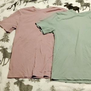 ❄️ 3/12 ❄️ 2 T-shirts Purple and Green size XS